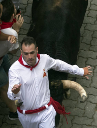 Un encierro masivo y sin cornadas en el domingo de Sanfermines