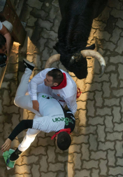 Un encierro masivo y sin cornadas en el domingo de Sanfermines