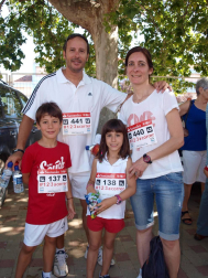 Este domingo 24 de julio comienzan las fiestas de Tudela y como prolegómeno a este día tan esperado, la capital ribera celebró el 17 de julio la cuarta edición de la Carrera del Encierro, organizada por Diario de Navarra. La prueba, de carácter no competitivo, reunió a más de un millar de participantes de todas las edades, que completaron el recorrido del encierro por las calles tudelanas en un ambiente inmejorable.