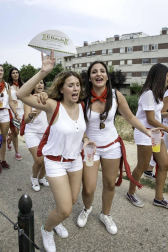 El paseo de los Poetas se llenó de público en la fiesta de música de DJ