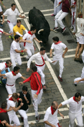 Imágenes del quinto encierro de San Fermín