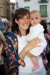 La Fiesta de la Cerveza se convirtió en el punto de encuentro perfecto para numerosos vecinos y cuadrillas de Aoiz el pasado 22 de julio. La plaza del Mercado albergó esta cita, en la que reinó el buen humor y las ganas de pasar un rato distendido.