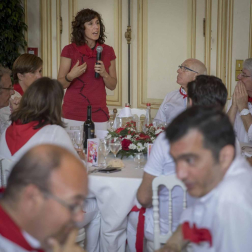 La ciudad francesa homenajeó a la capital navarra en la última jornada de sus fiestas grandes.