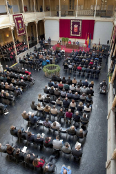 Fotos del acto institucional en el Día de la Comunidad Foral en homenaje a título póstumo a los artífices de nuestra bandera.