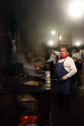 La churrería La Mañueta cumple 145 años. Repasamos sus fotos históricas.