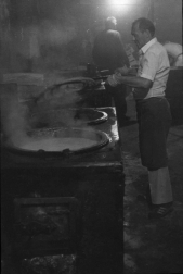 La churrería La Mañueta cumple 145 años. Repasamos sus fotos históricas.