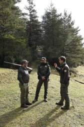 El guarderío forestal vela por el cuidado del monte bajo la máxima y la demanda de respeto. Las amenazas son "residuales".