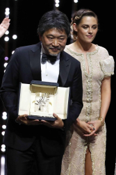 Varias fotos de los asistentes al fin del Fesival de Cannes de este año y de la ceremonia final