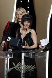 Varias fotos de los asistentes al fin del Fesival de Cannes de este año y de la ceremonia final