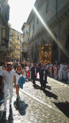 Imágenes de la procesión de San Fermín por las calles de Pamplona, el 7 de julio de 2018.