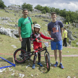 El Puerto de Lizarraga acogió el Campeonato Navarro de Trial bici el pasado sábado, 7 de julio. Todas las categorías de pilotos pudieron participar en la prueba organizada por el equipo Trialbici Iranzu, y disfrutaron del deporte y del aire libre a partes iguales durante cuatro horas de competición.
