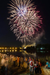 Imágenes de la Revoltosa y los fuegos que tienen lugar durante cada noche de las fiestas de Tudela.