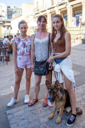 Los cuatro integrantes del grupo musical Last Infusion llegaron a Pamplona el pasado sábado para ofrecer un concierto en la Plaza de los Burgos como parte del ciclo de conciertos que Zentral está organizando durante los fines de semana de verano. En familia o con amigos, el público pamplonés se deleitó con la música soul de esta banda todavía emergente y disfrutó de una tarde de lo más animada.