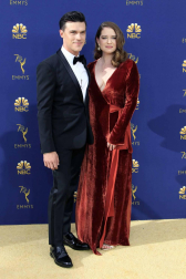 'Juego de Tronos' extendió su imperio televisivo en los Emmy, en los que se llevó el premio a la mejor serie dramática, mientras que 'The Marvelous Mrs. Maisel' arrasó con su primera temporada en los apartados de comedia de los galardones más importantes de la pequeña pantalla.