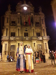 Pamplona vuelve a recibir el año disfrazada.