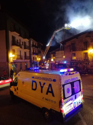 Ha afectado a la segunda planta y al tejado del inmueble, con daños importantes pero sin heridos