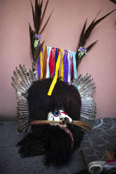 Disfraces tradicionales, bailes, carrozas por tierra y agua... Así están viviendo varias ciudades de Europa y América sus Carnavales