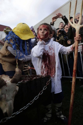 Las fotografías del Carnaval de Alsasua de este martes.