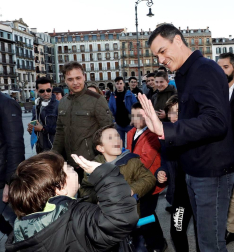El presidente del Gobierno y candidato del PSOE, Pedro Sánchez , ha participado en un acto político que los socialistas navarros han celebrado esta tarde en el Navarra Arena, en Pamplona