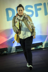 La Morea acogió el desfile de moda inclusiva que impulsa la Asociación Síndrome de Down en su octava edición. Participaron 50 modelos de todas las edades con síndrome de Down de la Agencia de Modelos DejaVú.