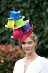 Fotos de los tocados y chisteras en las carreras de Ascot