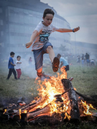 Los navarros celebraron la noche del 23 al 24 de junio, la considerada más corta del año, la tradicional fiesta con las hogueras.