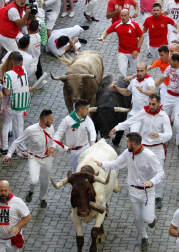 Imágenes del sexto encierro de los sanfermines 2019 protagonizado por toros de Núñez del Cuvillo.