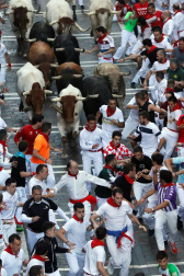 Imágenes del sexto encierro de los sanfermines 2019 protagonizado por toros de Núñez del Cuvillo.