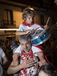 Puntuales como siempre, a las 23.59 del jueves 11 de julio, Pamplona volvió a sentir el vibrar sonoro del Struendo de Iruña, un acto no recogido en el programa pero de gran aceptación popular.