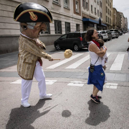 Fotos del recorrido de los gigantes y cabezudos de Pamplona del día 9 de julio de San Fermín 2019