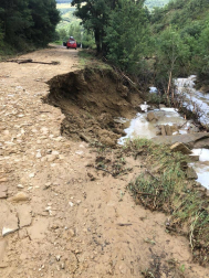 Los alcaldes de once de los catorce municipios incluidos en la zona catastrófica por las lluvias torrenciales y las riadas en la Zona Media se centraban en las trabas que el departamento de Medio Ambiente viene poniendo al arreglo de los barrancos y la limpieza del cauce de los ríos.
