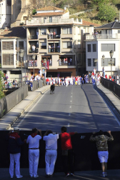Fotos del primer encierro del puente de fiestas de Peralta y de la charanga 'Las Tetas'