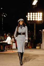 Fotos del desfile organizado por el diseñador y la actriz, una de las citas clave de la Fashion Week de Nueva York