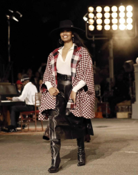 Fotos del desfile organizado por el diseñador y la actriz, una de las citas clave de la Fashion Week de Nueva York