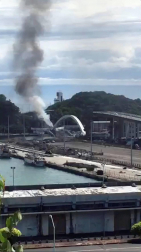 El desplome de un puente en el puerto de Nanfang'ao, al noreste de Taiwan, ha sepultado bajo toneladas de hormigón tres barcos pesqueros y han dejado atrapadas a varias personas.