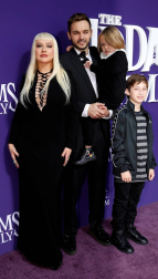 Los cines de Westfield Century City de Los Ángeles acogieron el estreno mundial de la película de animación con presencia de estrellas del mundo del celuloide y de la música.