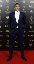 Fotografías de la gala de entrega del Balón de Oro, trofeo que concede la revista deportiva francesa 'France Football'.