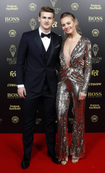 Fotografías de la gala de entrega del Balón de Oro, trofeo que concede la revista deportiva francesa 'France Football'.