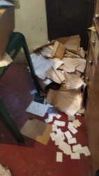 Desconocidos asaltaron las instalaciones del club estellés para hacerse con la recaudación del día anterior y causaron destrozos considerables.