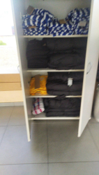 Desconocidos asaltaron las instalaciones del club estellés para hacerse con la recaudación del día anterior y causaron destrozos considerables.