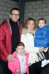 El pasado 7 de diciembre los vecinos de Funes se dieron cita en el pabellón polideportivo de la localidad para participar a una acción solidaria a favor de la Asociación Navarra de Síndrome de Down. Los asistentes pudieron aprovechar para hacer ejercicio sin perder la sonrisa gracias a una sesión de zumba.