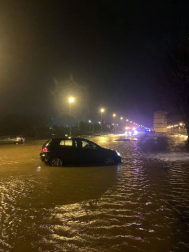 La localidad cántabraha amanecido teñida del marrón del lodo