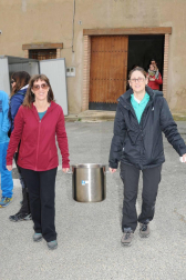 La mañana del domingo 22 de diciembre los falcesinos visitaron, un año más, la cueva que Olentzero tiene en la Cuesta de la Cabrería. Todos, mayores y pequeños, pudieron disfrutar de un día prenavideño especial en el que no faltaron las actividades infantiles, un suculento almuerzo y una chocolatada popular.