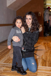 El pasado viernes 20 de diciembre la histórica sede de Diario de Navarra abrió sus puertas para celebrar la Fiesta del Suscriptor 2019. Fue una tarde diseñada para que todos, grandes y pequeños, disfrutaran con infinidad de actividades, entre pintacaras, papiroflexia, clases de cocina para niños, monólogos y hasta una sesión de magia.