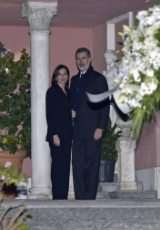 Fotos de la llegada de familiares y cercanos a la capilla ardiente de Pilar de Borbón