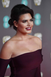 El negro, salvo algunas excepciones, fue el rey de la alfombra roja de los Bafta del cine británico.