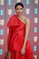 El negro, salvo algunas excepciones, fue el rey de la alfombra roja de los Bafta del cine británico.