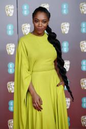 El negro, salvo algunas excepciones, fue el rey de la alfombra roja de los Bafta del cine británico.