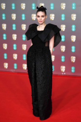 El negro, salvo algunas excepciones, fue el rey de la alfombra roja de los Bafta del cine británico.