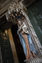 Imágenes de la visita guiada a la presentación de la finalización de las obras de restauración del claustro gótico de la Catedral de Pamplona.